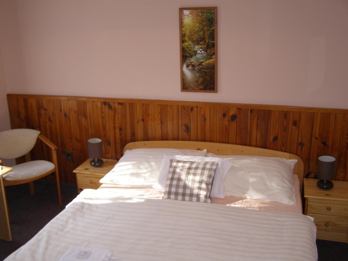 Hotel Garni Belveder Hrensko Exterior photo